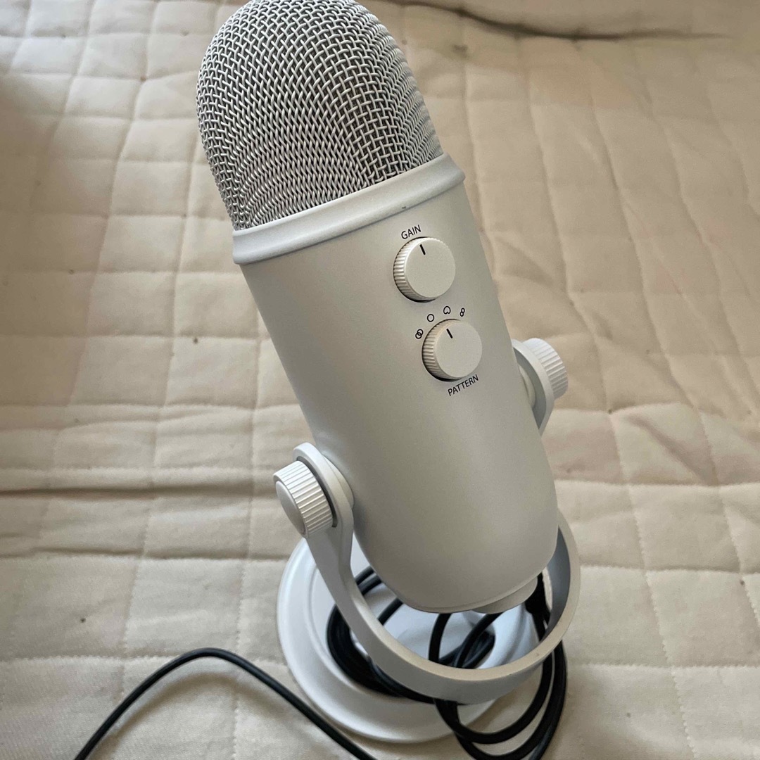 Logicool(ロジクール)のロジクール G Blue Yeti BM400W USB コンデンサーマイク  楽器のレコーディング/PA機器(マイク)の商品写真