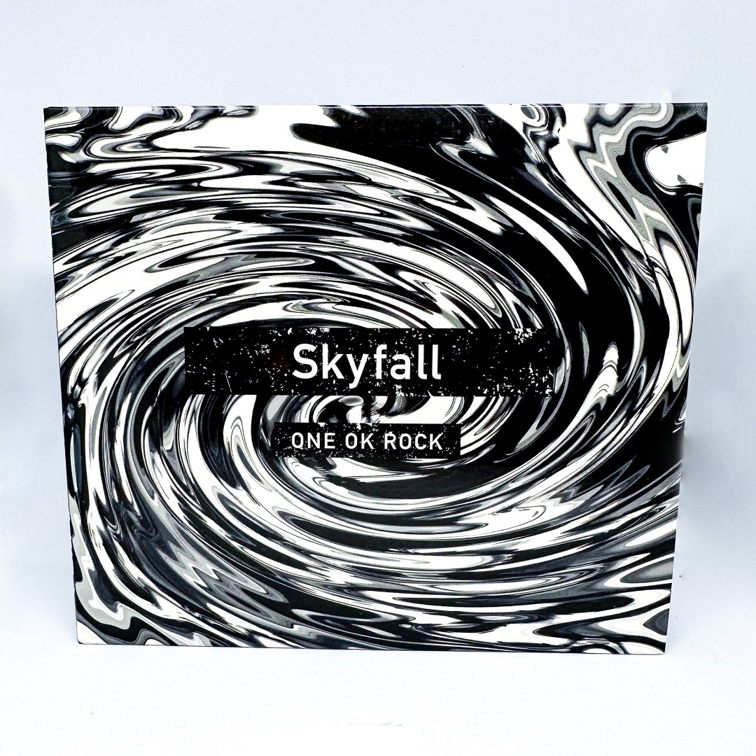 美品　ONE OK ROCK "Skyfall" ライブ会場限定CD エンタメ/ホビーのCD(ポップス/ロック(邦楽))の商品写真