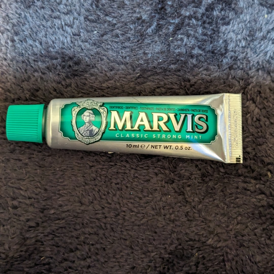MARVIS(マービス)のMARVIS マービス　クラッシック ストロング・ミント　10ml　新品未使用 コスメ/美容のオーラルケア(歯磨き粉)の商品写真
