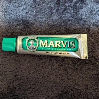 マービス(MARVIS)のMARVIS マービス　クラッシック ストロング・ミント　10ml　新品未使用(歯磨き粉)