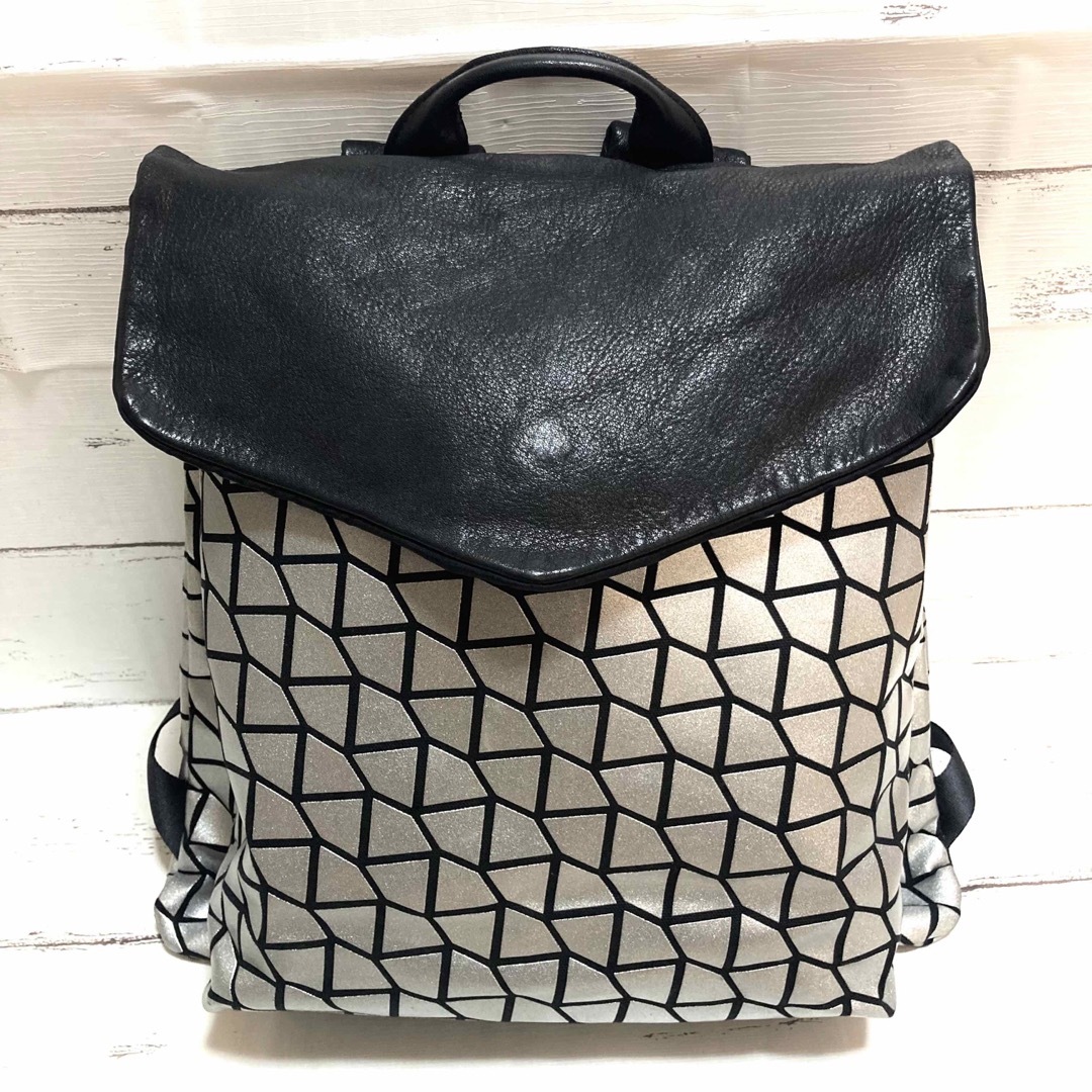 chi.wata チワタ backpack バックパック リュック シルバーの chi.wata チワタ backpack バックパック リュック シルバーの