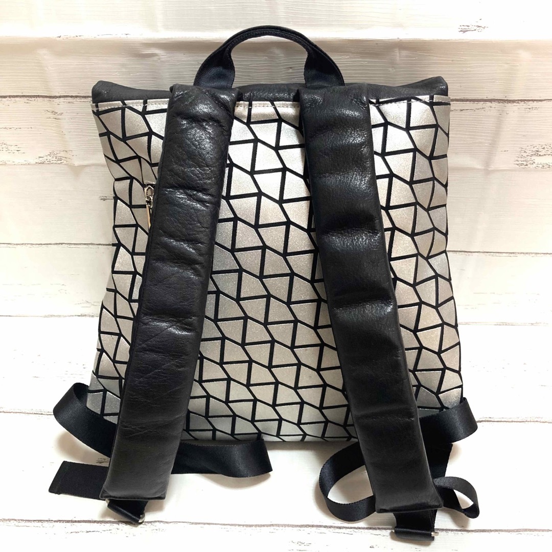 chi.wata チワタ backpack バックパック リュック シルバーの chi.wata チワタ backpack バックパック リュック シルバーの