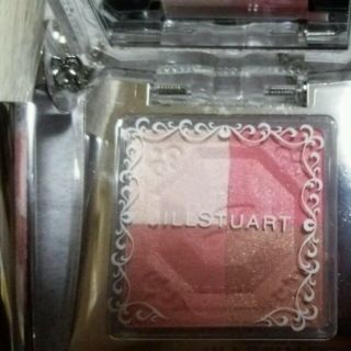 ジルスチュアート(JILLSTUART)の未使用ジルチークブラシ付き(チーク)