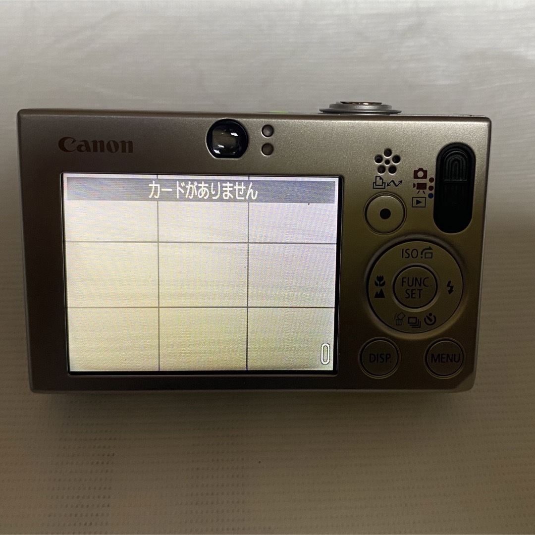 Canon(キヤノン)のCanon IXY DIGITAL10 ホワイト本体のみ スマホ/家電/カメラのカメラ(コンパクトデジタルカメラ)の商品写真