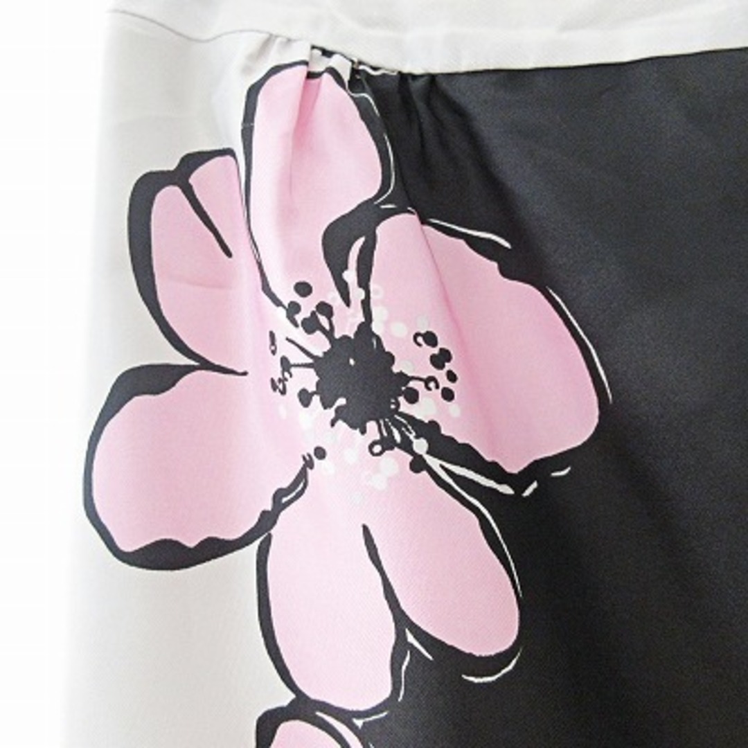 M'S GRACY(エムズグレイシー)のエムズグレイシー 台形 スカート 花柄 光沢 白 黒 ピンク 40 レディースのスカート(ひざ丈スカート)の商品写真