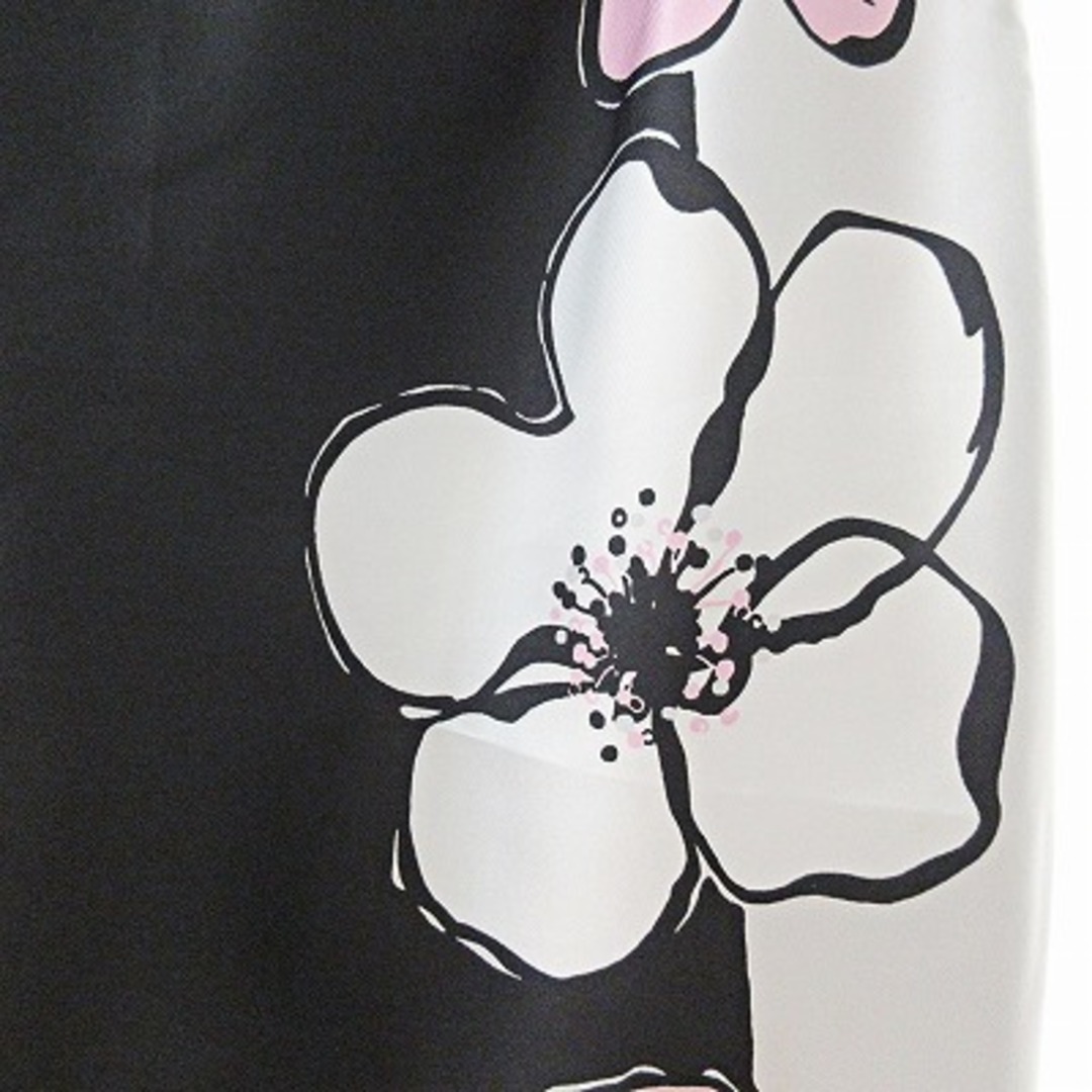 M'S GRACY(エムズグレイシー)のエムズグレイシー 台形 スカート 花柄 光沢 白 黒 ピンク 40 レディースのスカート(ひざ丈スカート)の商品写真