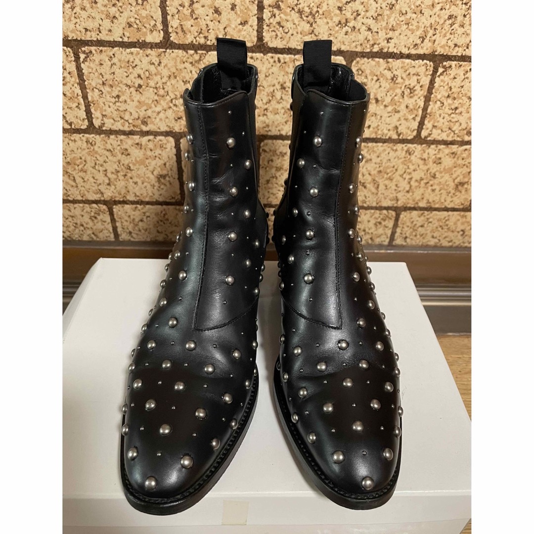 Saint Laurent(サンローラン)のサンローランパリ スタッズ 本革 レザー サイドゴア ブーツ レディースの靴/シューズ(ブーツ)の商品写真