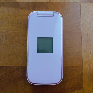 フジツウ(富士通)の【美品】docomo らくらくフォン ピンク(携帯電話本体)