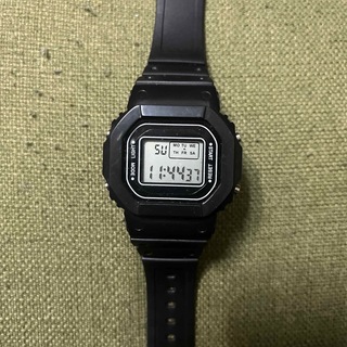 チープCASIO型　Gショック型　dw5600 デジタル腕時計(腕時計(デジタル))