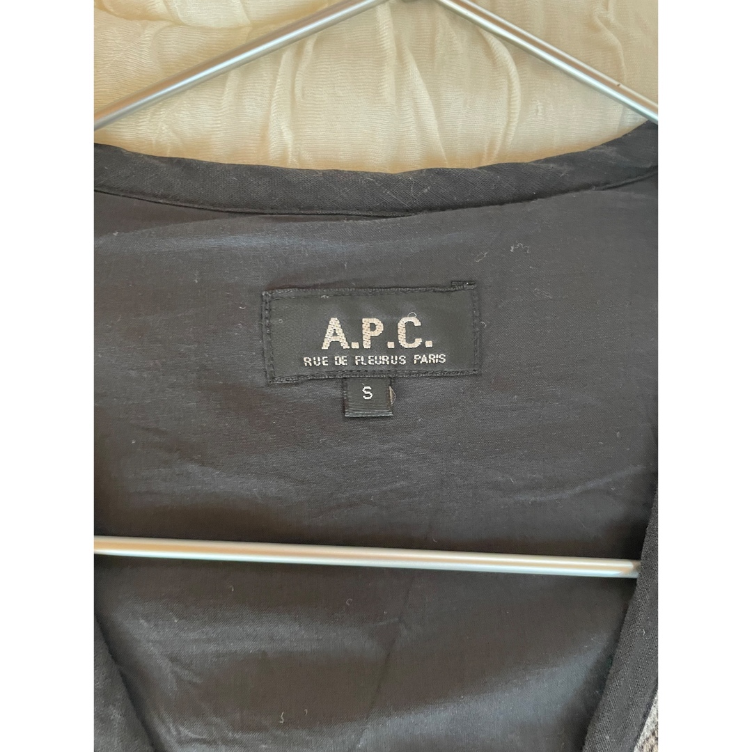 A.P.C(アーペーセー)のA.P.C ベスト　トップス　ボレロ レディースのトップス(ボレロ)の商品写真