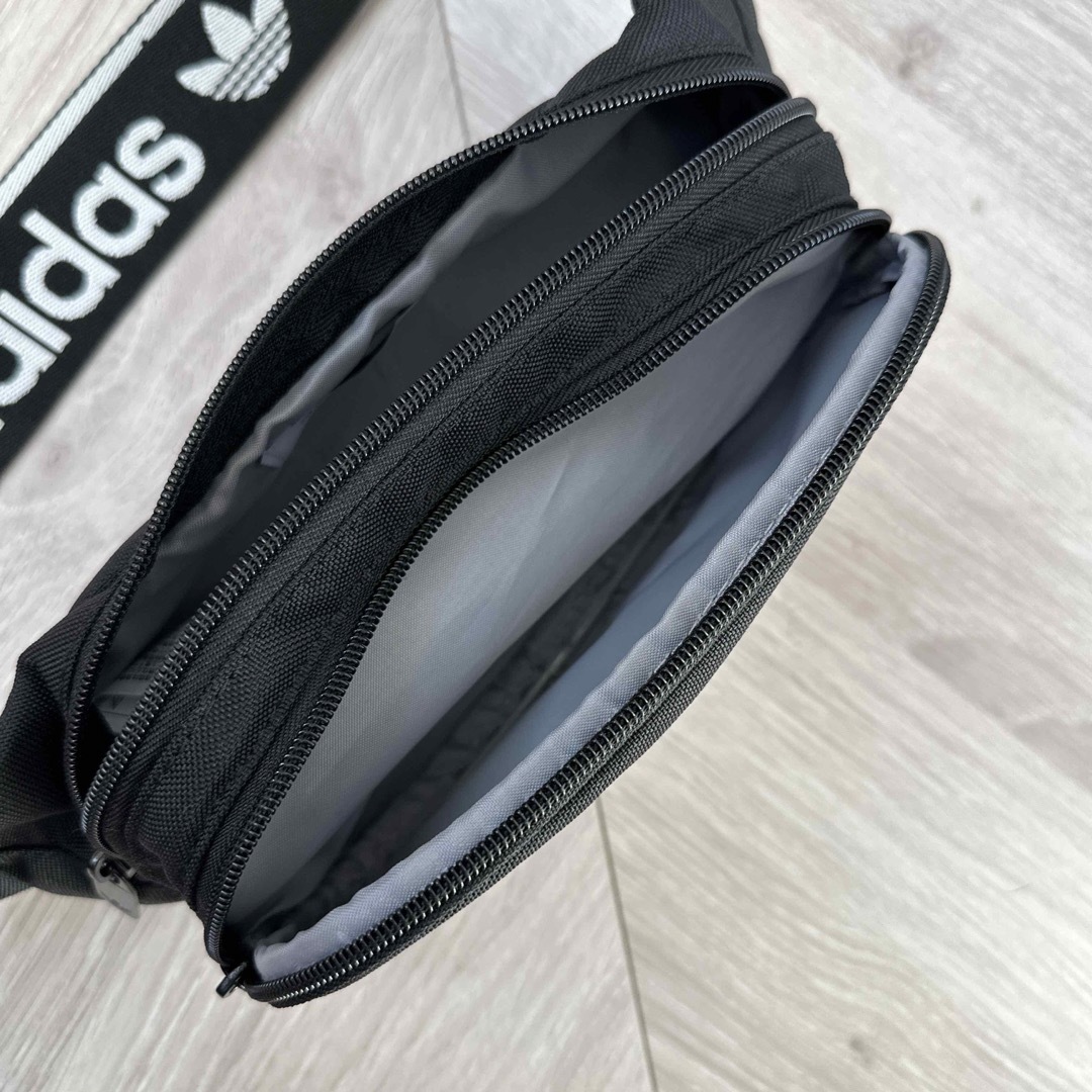 adidas(アディダス)のadidas ボディーバッグ　ウエストポーチ メンズのバッグ(ウエストポーチ)の商品写真