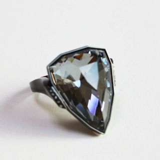 SWAROVSKI(リング(指輪) ・ ブラック/黒色系)のフリマアイテム一覧 SWAROVSKI(リング(指輪) ・ ブラック/黒色系)のフリマアイテム一覧