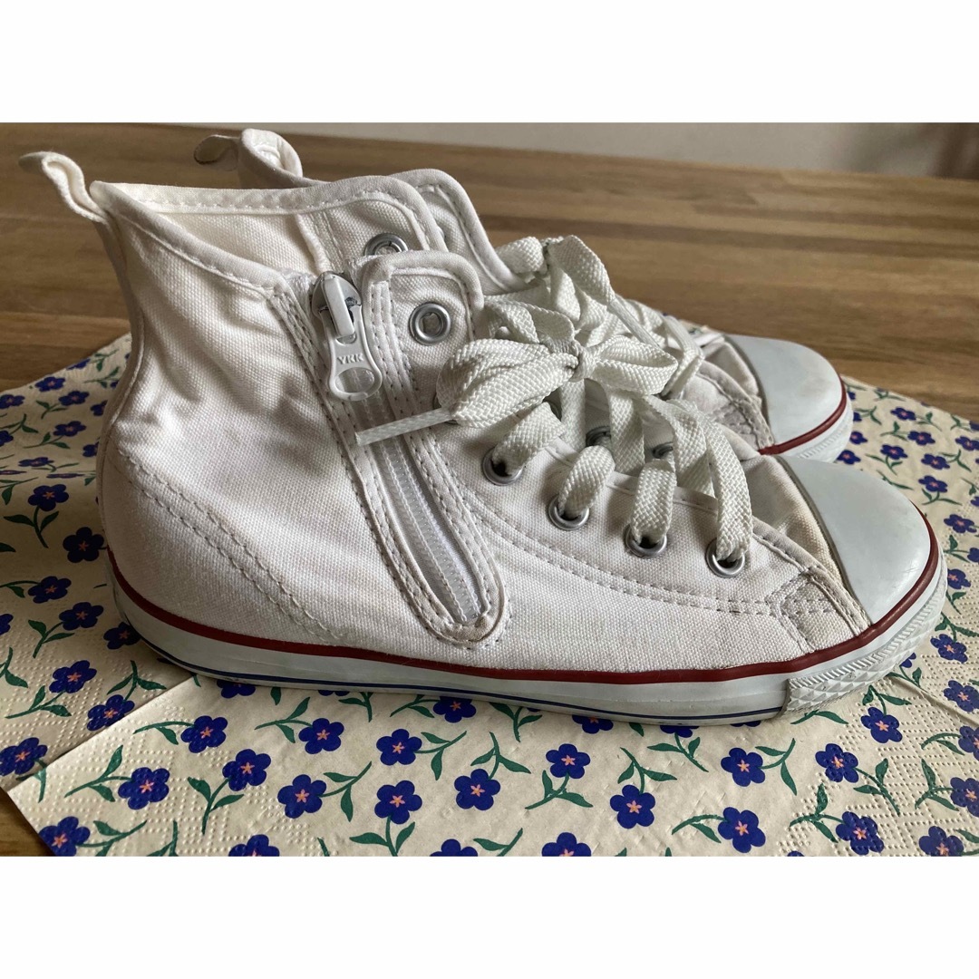 CONVERSE(コンバース)のコンバース　白　20センチ キッズ/ベビー/マタニティのキッズ靴/シューズ(15cm~)(スニーカー)の商品写真