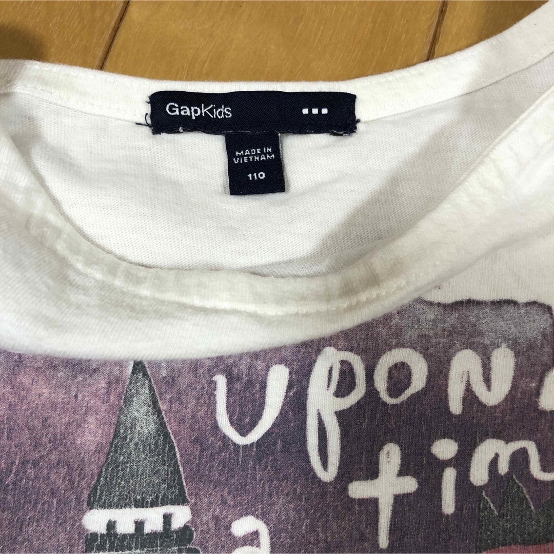 GAP Kids(ギャップキッズ)のGap Kids ギャップキッズ　トップス　Tシャツ　110 キッズ/ベビー/マタニティのキッズ服女の子用(90cm~)(Tシャツ/カットソー)の商品写真