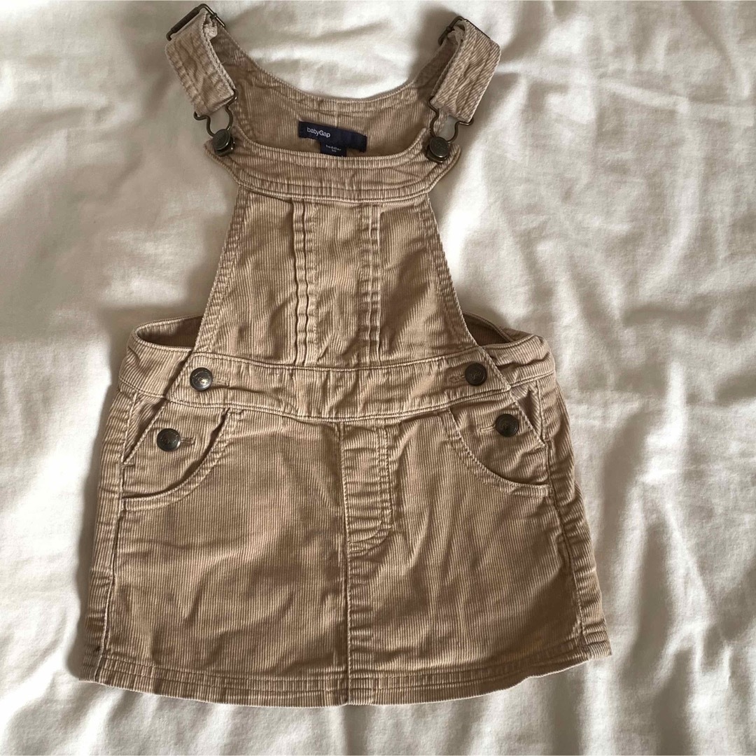 babyGAP(ベビーギャップ)のジャンパースカートベージュ90㎝ キッズ/ベビー/マタニティのキッズ服女の子用(90cm~)(ワンピース)の商品写真