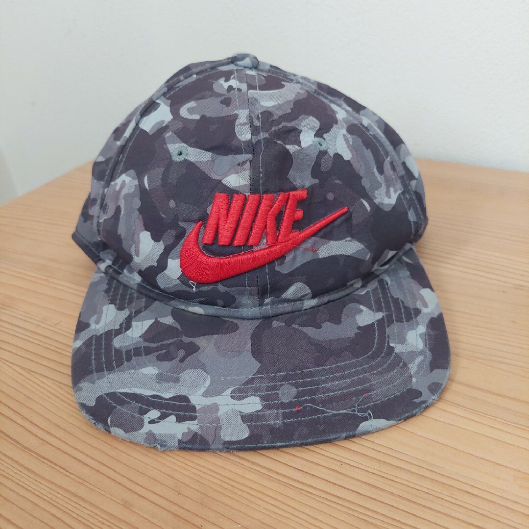 NIKE(ナイキ)のNIKE キッズキャップ キッズ/ベビー/マタニティのこども用ファッション小物(帽子)の商品写真