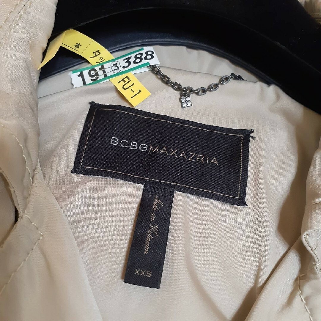 BCBGMAXAZRIA(ビーシービージーマックスアズリア)の◆ BCBG◆背面フリル変形トレンチコート★ビーシービージー マックスアズリア★ レディースのジャケット/アウター(トレンチコート)の商品写真