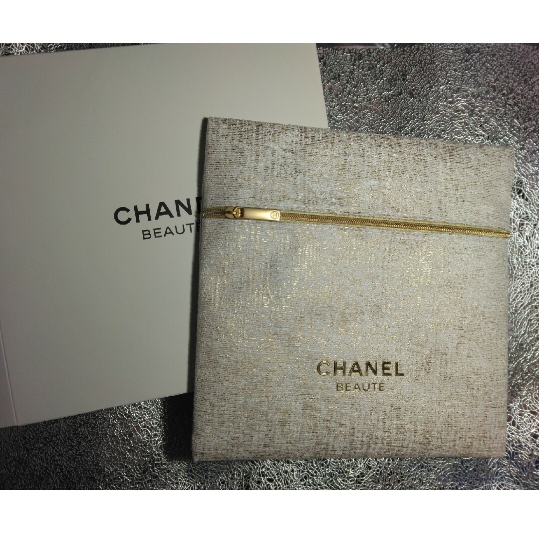 CHANEL(シャネル)のCHANEL シャネル ノベルティ　ポーチ レディースのファッション小物(ポーチ)の商品写真