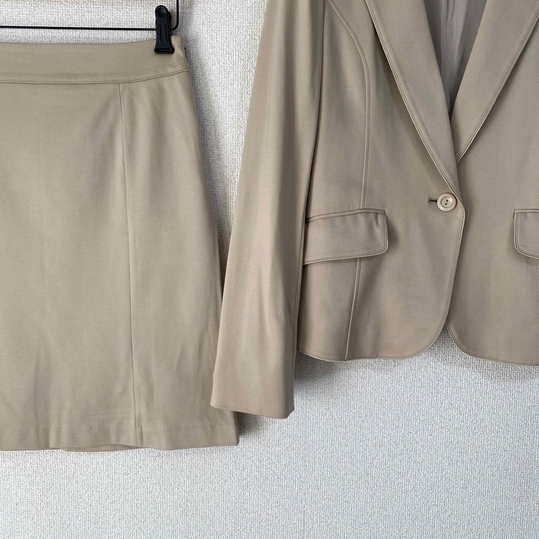 anySiS(エニィスィス)のエニィスィス スカートスーツ 3 W70 ストレッチ ベージュ 春秋 DMW レディースのフォーマル/ドレス(スーツ)の商品写真