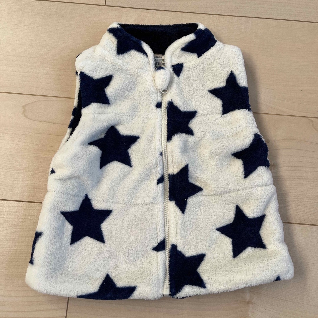 西松屋(ニシマツヤ)のhahana様専用　ベスト　星　90センチ キッズ/ベビー/マタニティのキッズ服男の子用(90cm~)(ジャケット/上着)の商品写真