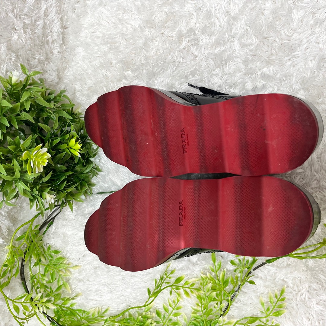 PRADA(プラダ)のPRADAプラダ プラットフォームウェーブソール ウィングチップ 厚底 ローファ レディースの靴/シューズ(ローファー/革靴)の商品写真