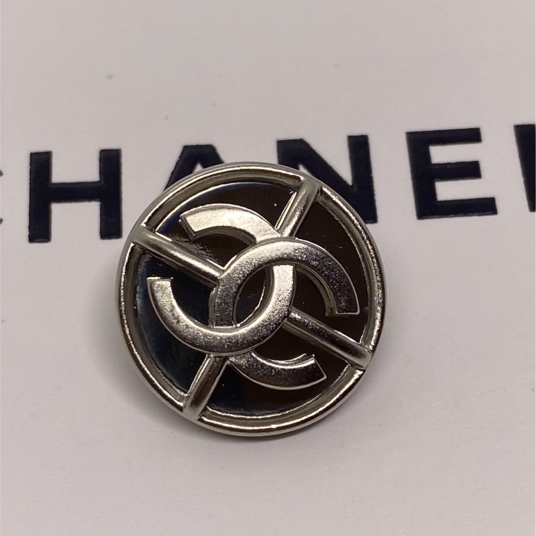 ［正規品］CHANEL ヴィンテージ ボタン ココマーク　シルバー系フェイクパール