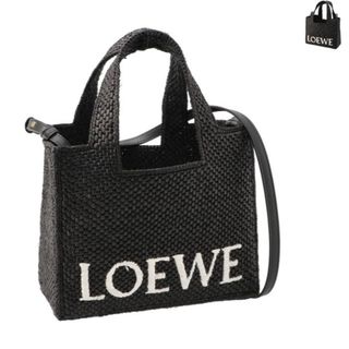 ロエベ(LOEWE)のロエベ LOEWE トートバッグ かご スモール フォントトート ラフィア ショルダー クロスボディバッグ B6サイズ収納 2023年秋冬新作 A685B59X01 0049 (ハンドバッグ)