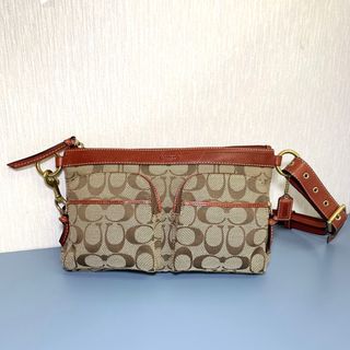 コーチ(COACH)の美品 COACH シグネチャー ウエストバック ウエストポーチ (ボディバッグ/ウエストポーチ)