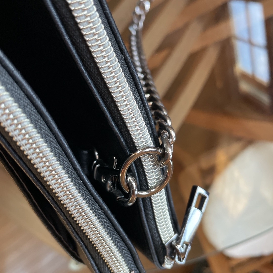 美品　ショルダーバッグ　クラッチバッグ　スタッズ付バッグ　ユニセックス レディースのバッグ(ショルダーバッグ)の商品写真