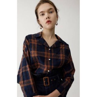 マウジー(moussy)の 【MOUSSY(マウジー)】FAUX PEARL TARTAN BLOUSE(シャツ/ブラウス(長袖/七分))