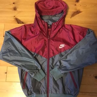 ナイキ(NIKE)のナイキ　NIKE ウィンドブレーカー　Ｍ(ウェア)