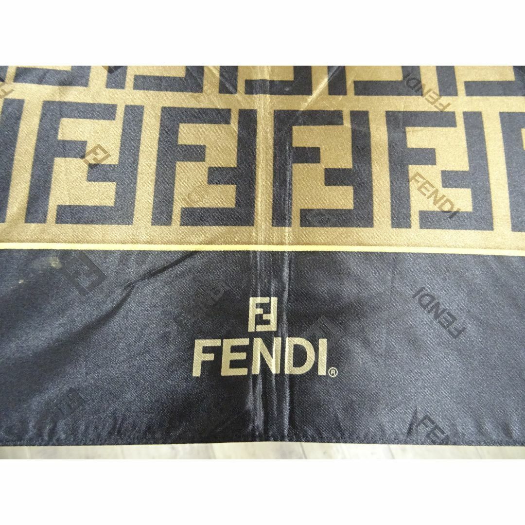 FENDI(フェンディ)のM船005 / FENDI フェンディ ズッカ柄 雨傘 折りたたみ傘 レディースのファッション小物(傘)の商品写真