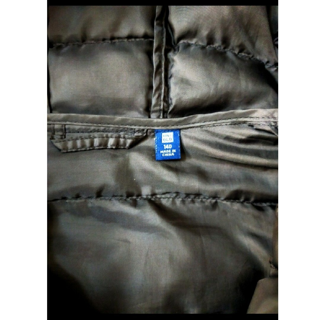 UNIQLO(ユニクロ)のUNIQLO ユニクロ ダウンジャケット 140cm ブラック パテッド キッズ/ベビー/マタニティのキッズ服女の子用(90cm~)(ジャケット/上着)の商品写真
