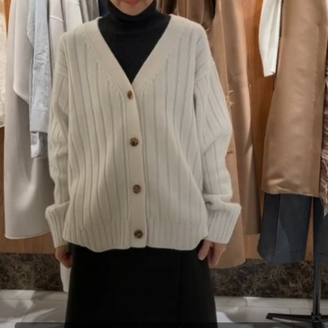 ebure - エブール カシミヤカーディガンの通販 by こち's shop ebure - エブール カシミヤカーディガンの通販 by こち's shop