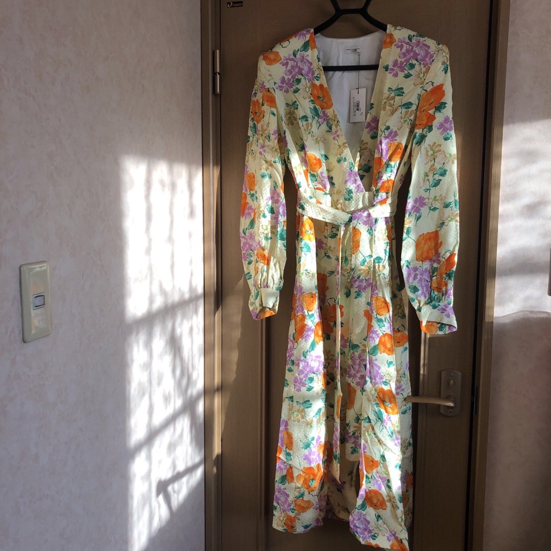 DRIES VAN NOTEN - #未着用 #未使用 ドリスバンノッテン ワンピースの