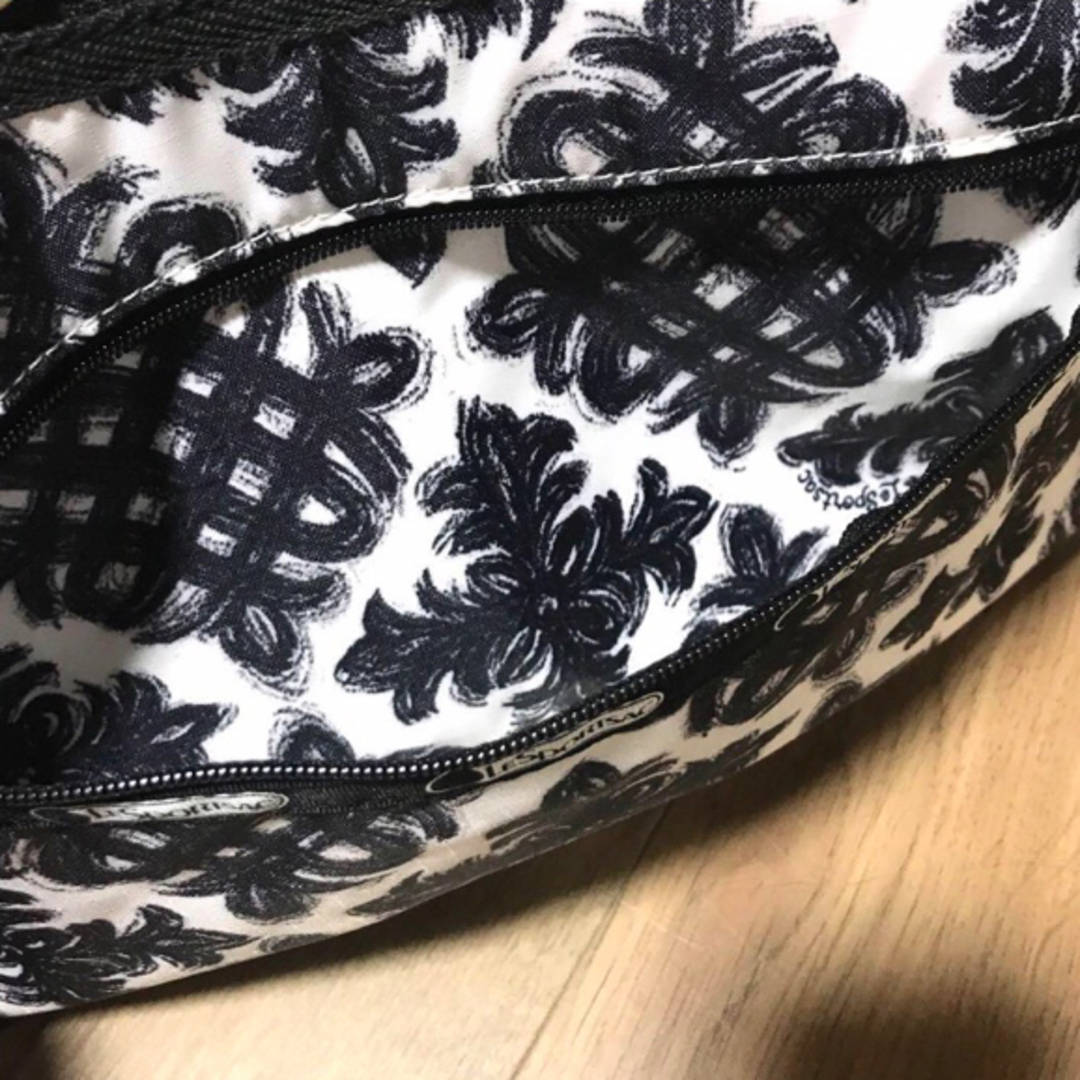 LeSportsac(レスポートサック)の未使用レスポートサック CLASSIC HOBO レディースのバッグ(ショルダーバッグ)の商品写真