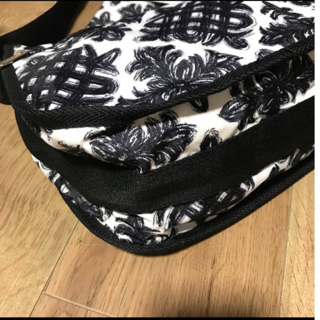 LeSportsac(レスポートサック)の未使用レスポートサック CLASSIC HOBO レディースのバッグ(ショルダーバッグ)の商品写真