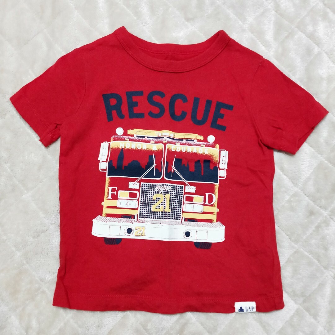 babyGAP(ベビーギャップ)のbabyGAP　Tシャツ　赤 90 キッズ/ベビー/マタニティのキッズ服男の子用(90cm~)(Tシャツ/カットソー)の商品写真