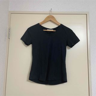 アズールバイマウジー(AZUL by moussy)のVネックシャツ　黒(Tシャツ(半袖/袖なし))