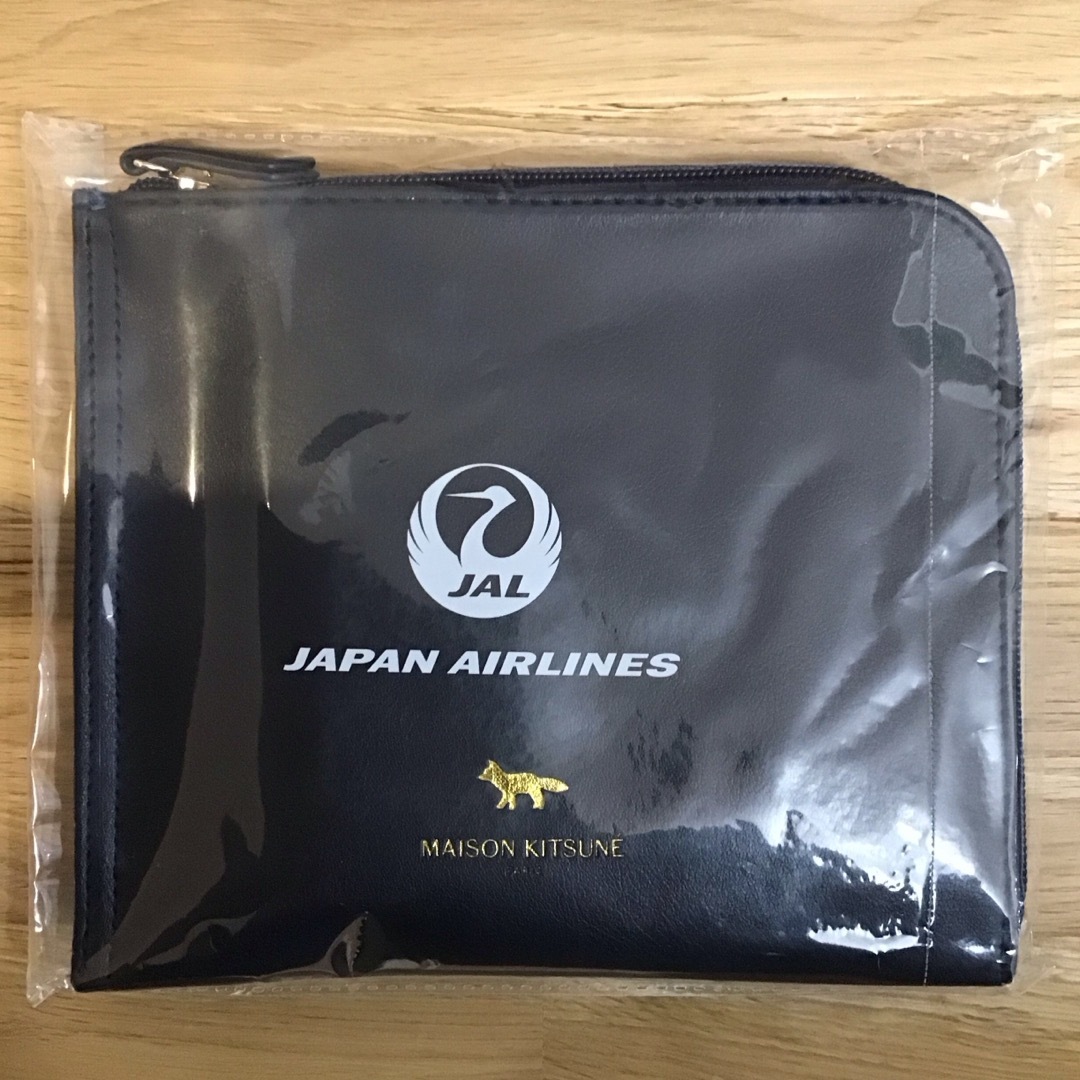 JAL(日本航空)(ジャル(ニホンコウクウ))のJAL国際線ビジネスクラス アメニティ メゾン･キツネ カレンダーセット インテリア/住まい/日用品の日用品/生活雑貨/旅行(旅行用品)の商品写真