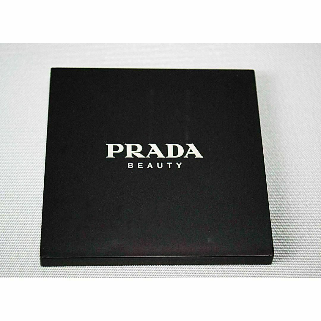 PRADA(プラダ)のprdmir1 新品未使用本物 PRADA プラダ ノベルティミラー レディースのファッション小物(ミラー)の商品写真