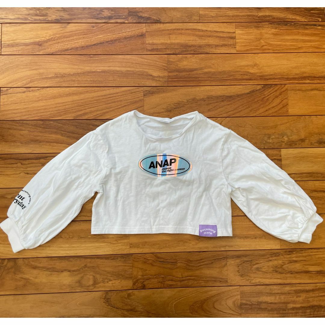 ANAP Kids(アナップキッズ)のANAP KIDS  ホログラムワッペン付ショート丈ロングTシャツ 120 キッズ/ベビー/マタニティのキッズ服女の子用(90cm~)(Tシャツ/カットソー)の商品写真