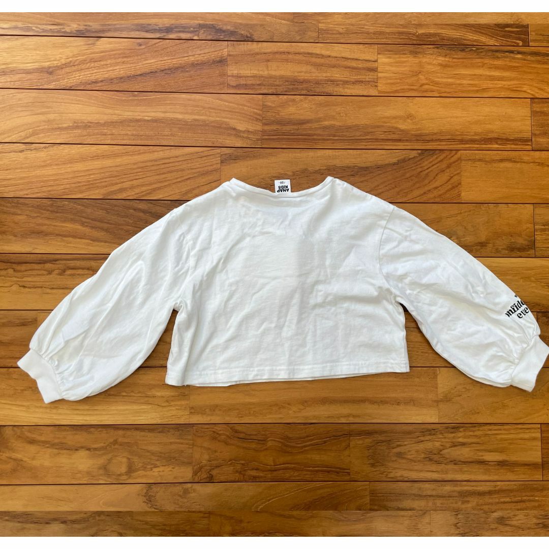 ANAP Kids(アナップキッズ)のANAP KIDS  ホログラムワッペン付ショート丈ロングTシャツ 120 キッズ/ベビー/マタニティのキッズ服女の子用(90cm~)(Tシャツ/カットソー)の商品写真