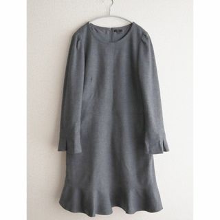 トゥービーシック(TO BE CHIC)のTO BE CHIC トゥービーシック　フリル ウールひざ丈ワンピース(ひざ丈ワンピース)