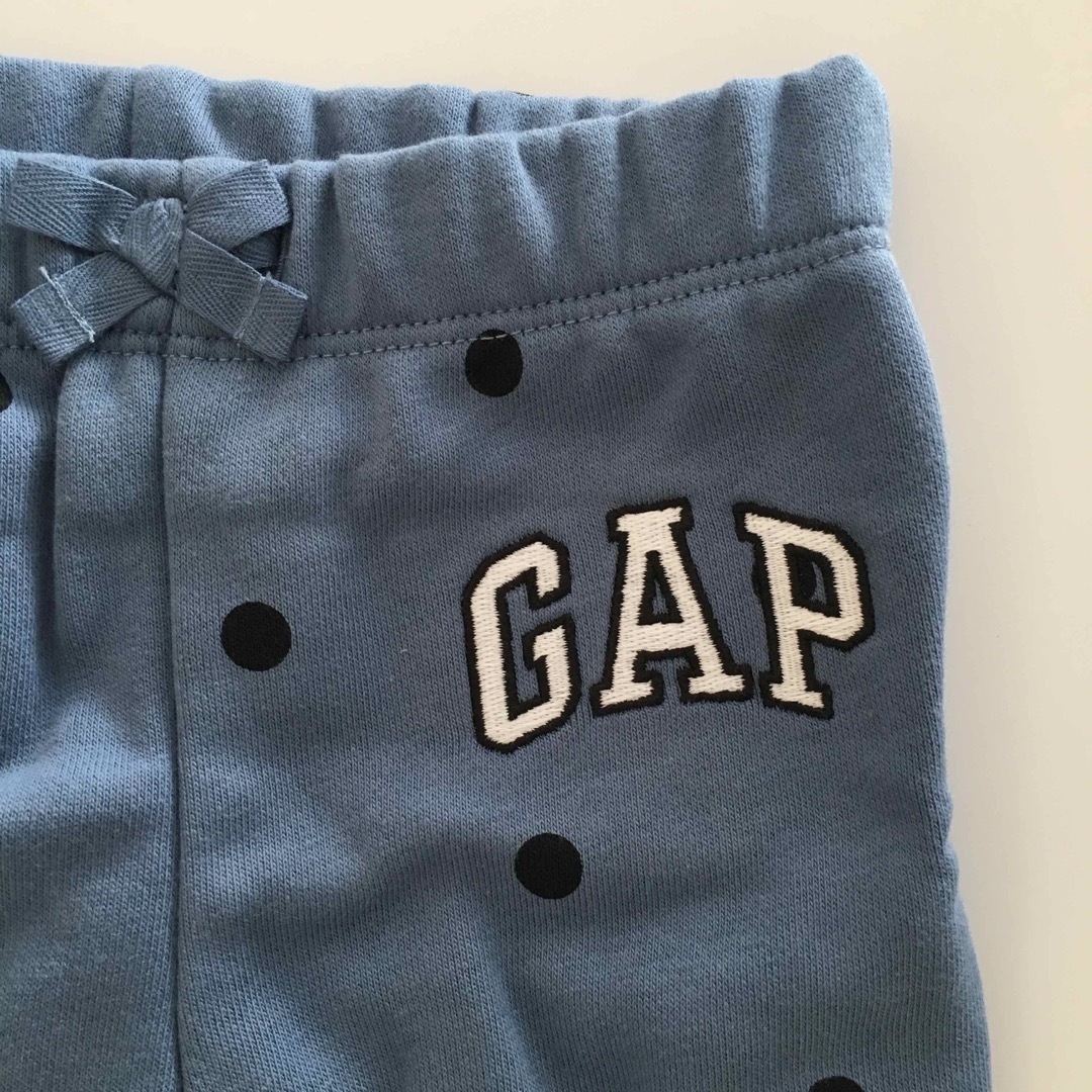 babyGAP(ベビーギャップ)の新品♡baby gap♡スウェット♡セットアップ♡ロゴ♡ドット/ユニクロ/ザラ/ キッズ/ベビー/マタニティのベビー服(~85cm)(トレーナー)の商品写真