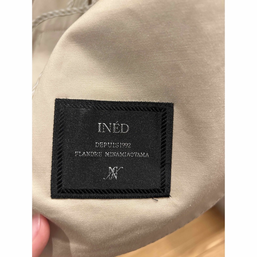 INED(イネド)のINED  ジャケット　ベージュ レディースのジャケット/アウター(テーラードジャケット)の商品写真