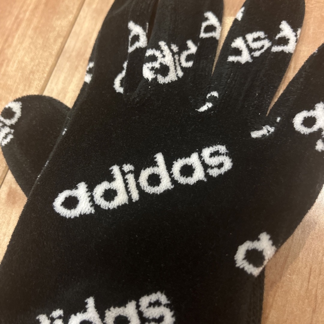 adidas(アディダス)のadidas アディダス　手袋　ミトン　グローブ　ロゴ入り ブラック レディースのファッション小物(手袋)の商品写真