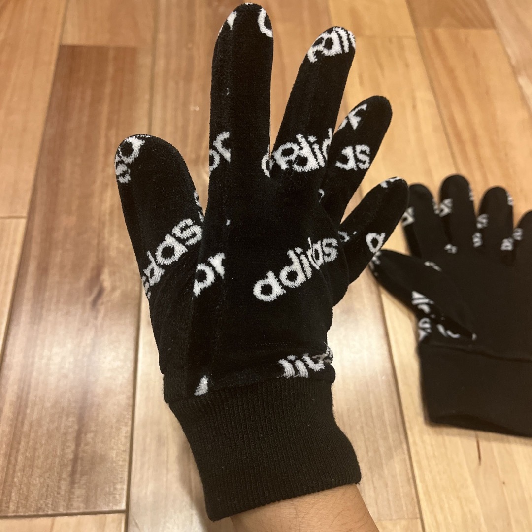 adidas(アディダス)のadidas アディダス　手袋　ミトン　グローブ　ロゴ入り ブラック レディースのファッション小物(手袋)の商品写真