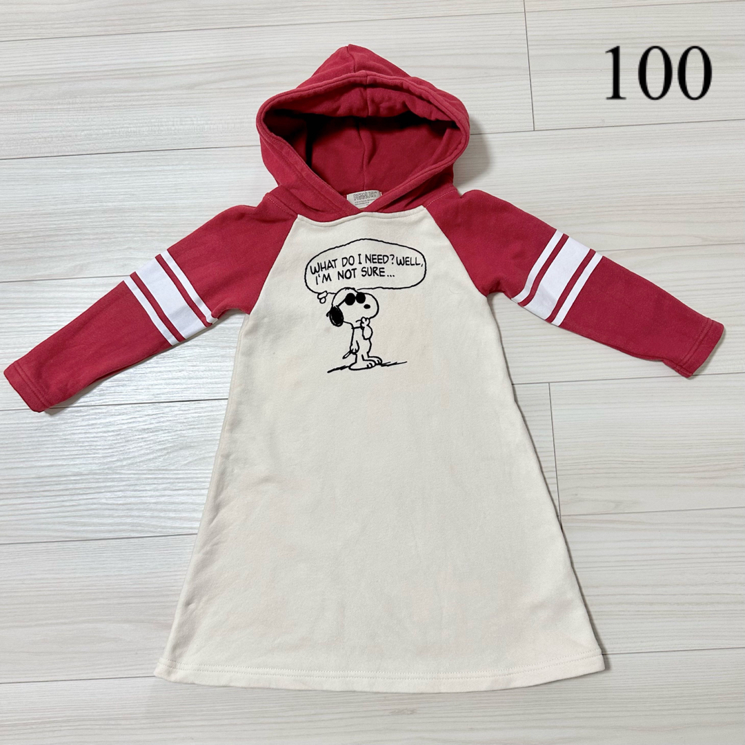 PEANUTS(ピーナッツ)のPEANUTS SNOOPY スヌーピーパーカーワンピース　女の子　キッズ キッズ/ベビー/マタニティのキッズ服女の子用(90cm~)(ワンピース)の商品写真