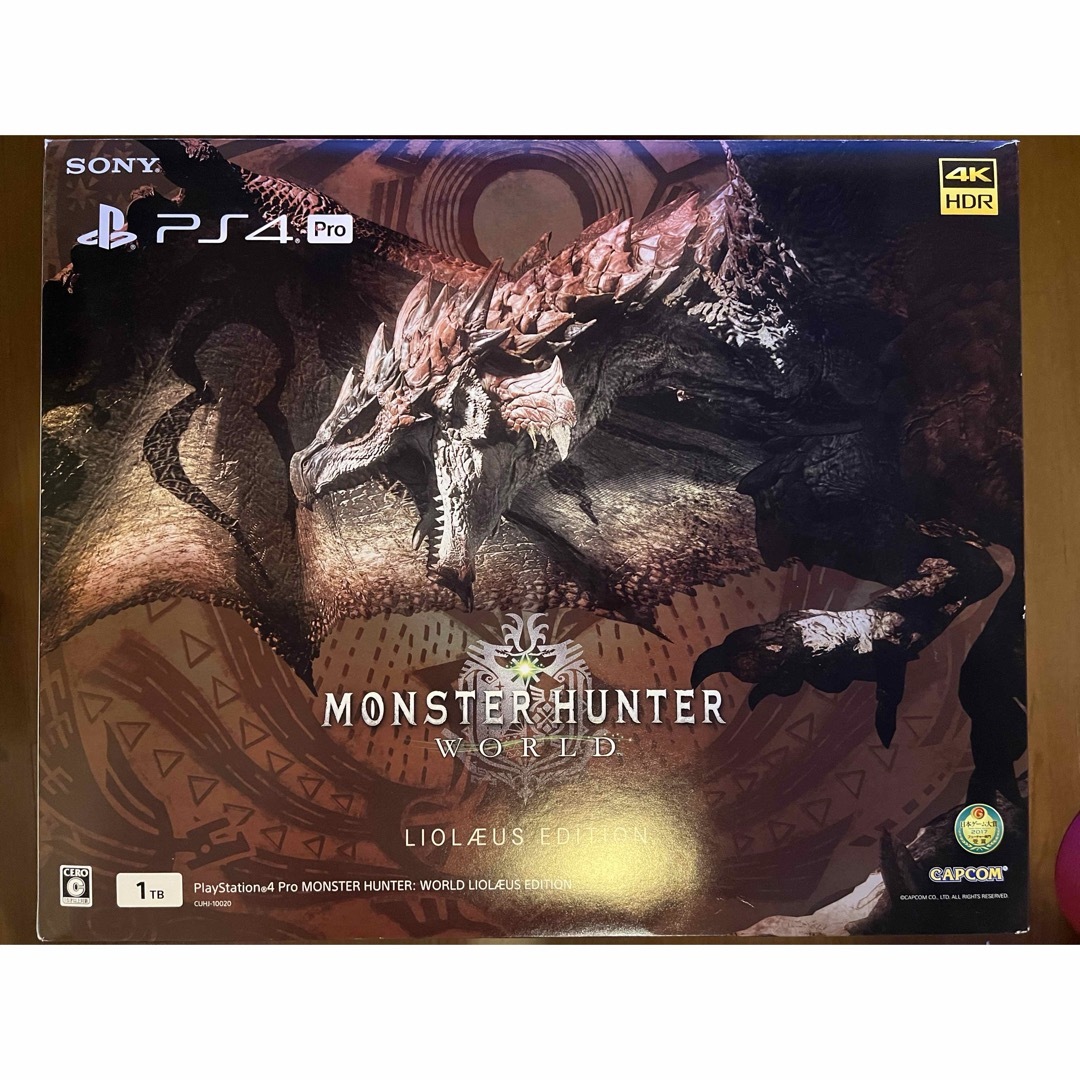 PlayStation4(プレイステーション4)のPlayStation®4 Pro MONSTER HUNTER: WORLD エンタメ/ホビーのゲームソフト/ゲーム機本体(家庭用ゲーム機本体)の商品写真